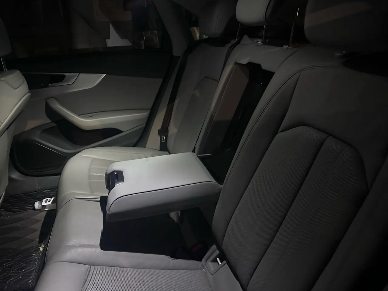 Audi 2020 A4L 2.0TFSI 40TFSI Fashion Dynamic Automatic 5