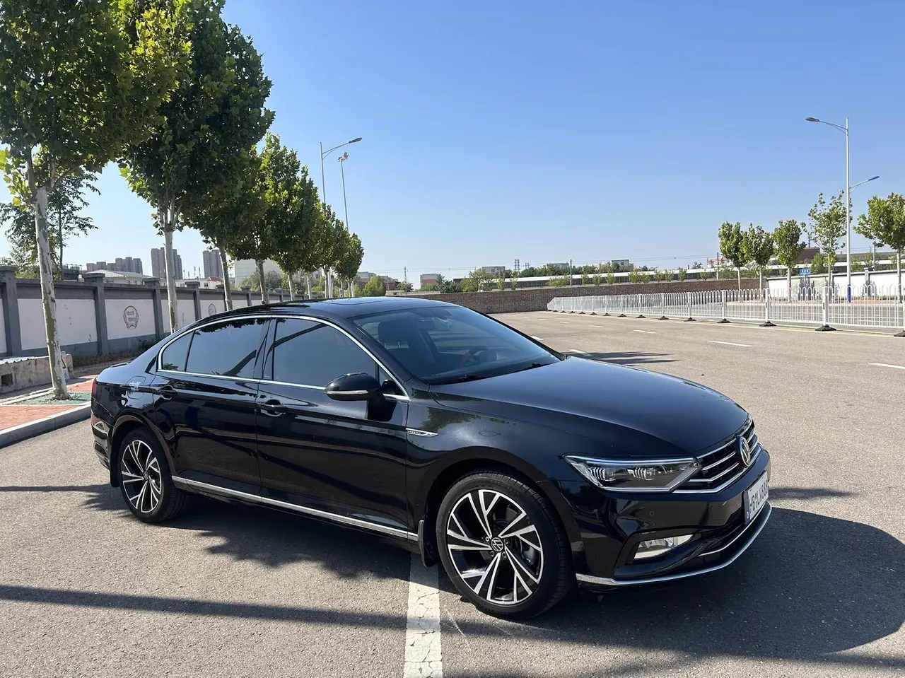 Volkswagen 2020 Magotan 2.0TSI 330TSI luxury automatic transmission 3