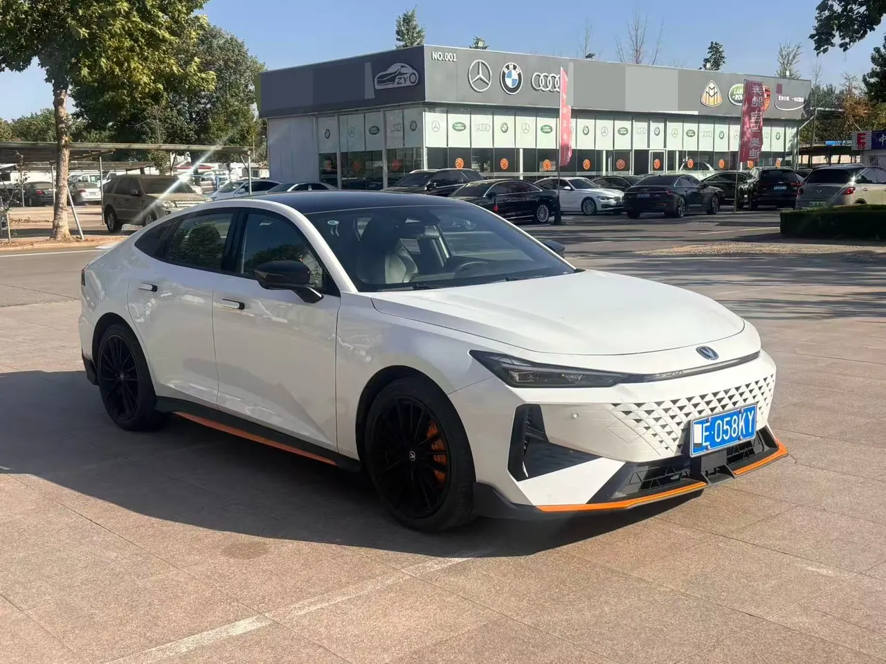 ChangAn 2025 UNI-V 1.5T Distinguished Sports Automatic 2