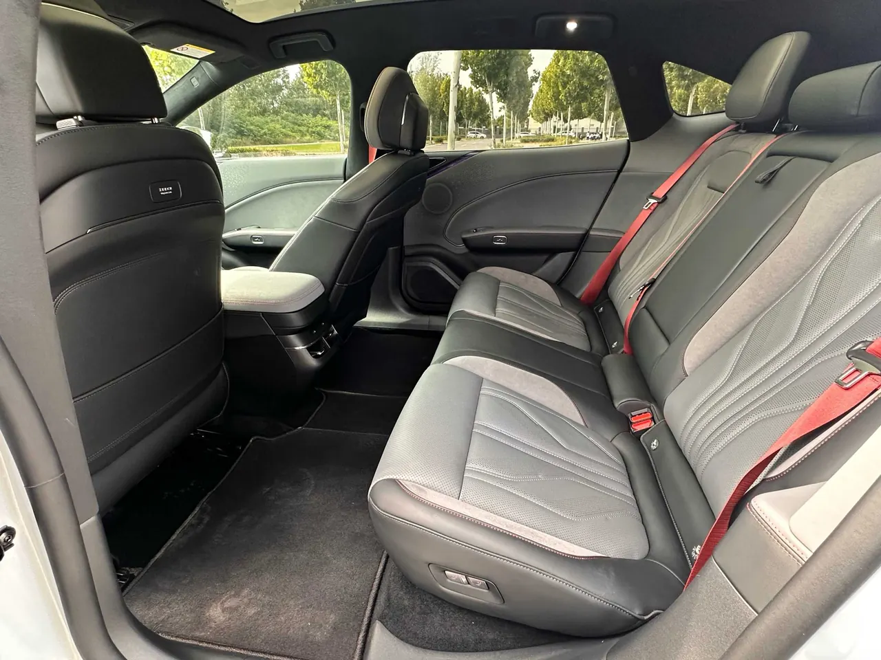 Zeekr 2025 Zeekr 007GT Long Endurance Rear Drive Smart Driving Edition 100kWh Automatic Transmission 9