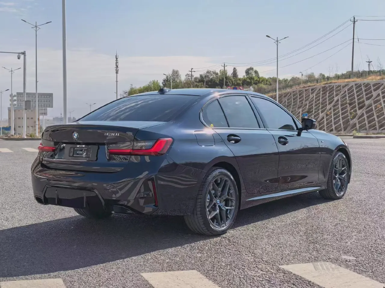 BMW 3 Series 2026 330i 2.0T M Sports Obsidian Night Suit Automatic Gear 5