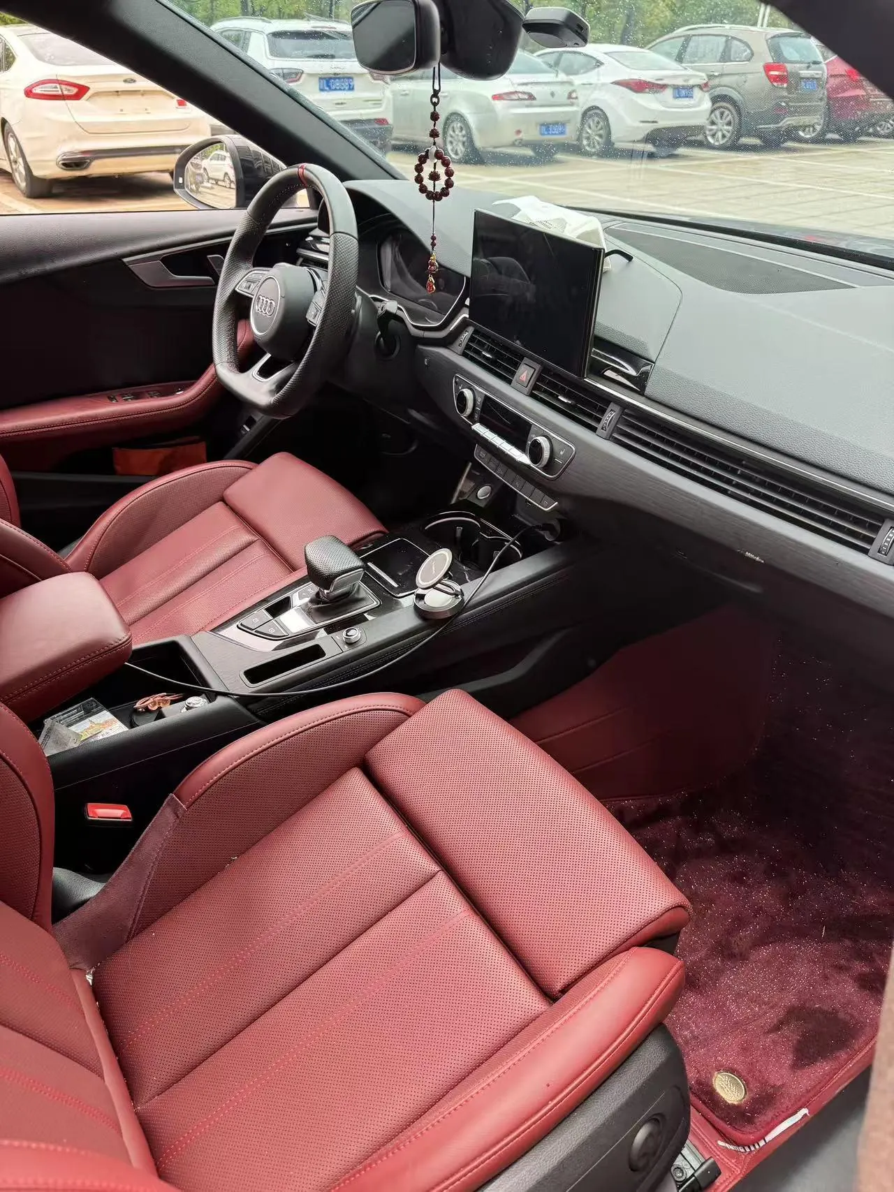 Audi 2025 A4L 2.0TFSI 40TFSI 2 million‑vehicle celebration edition, luxury sporty model, automatic transmission 3