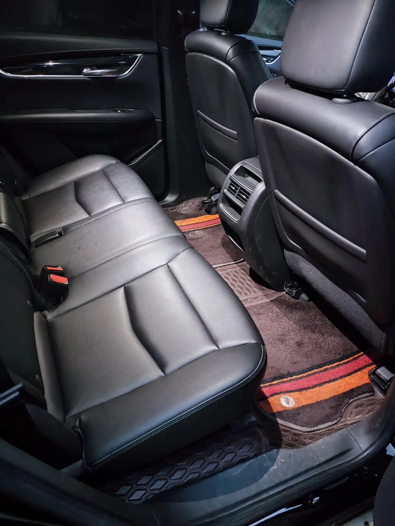 Cadillac 2021 XT5 2.0T 28T Luxury Automatic Gear 4