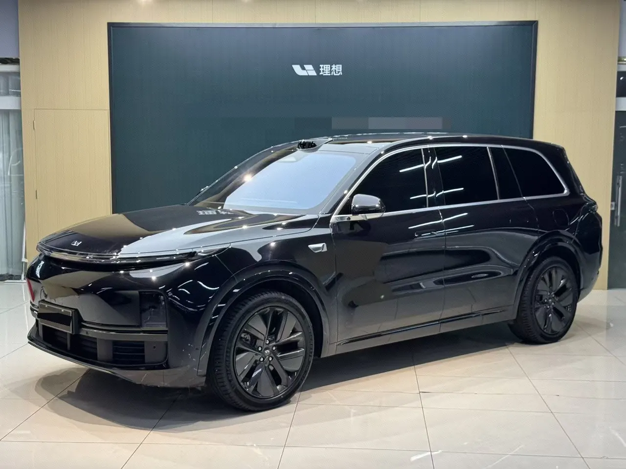 Открыть галерею: Li 2022 L9 1.5T Max Edition Automatic Gear
