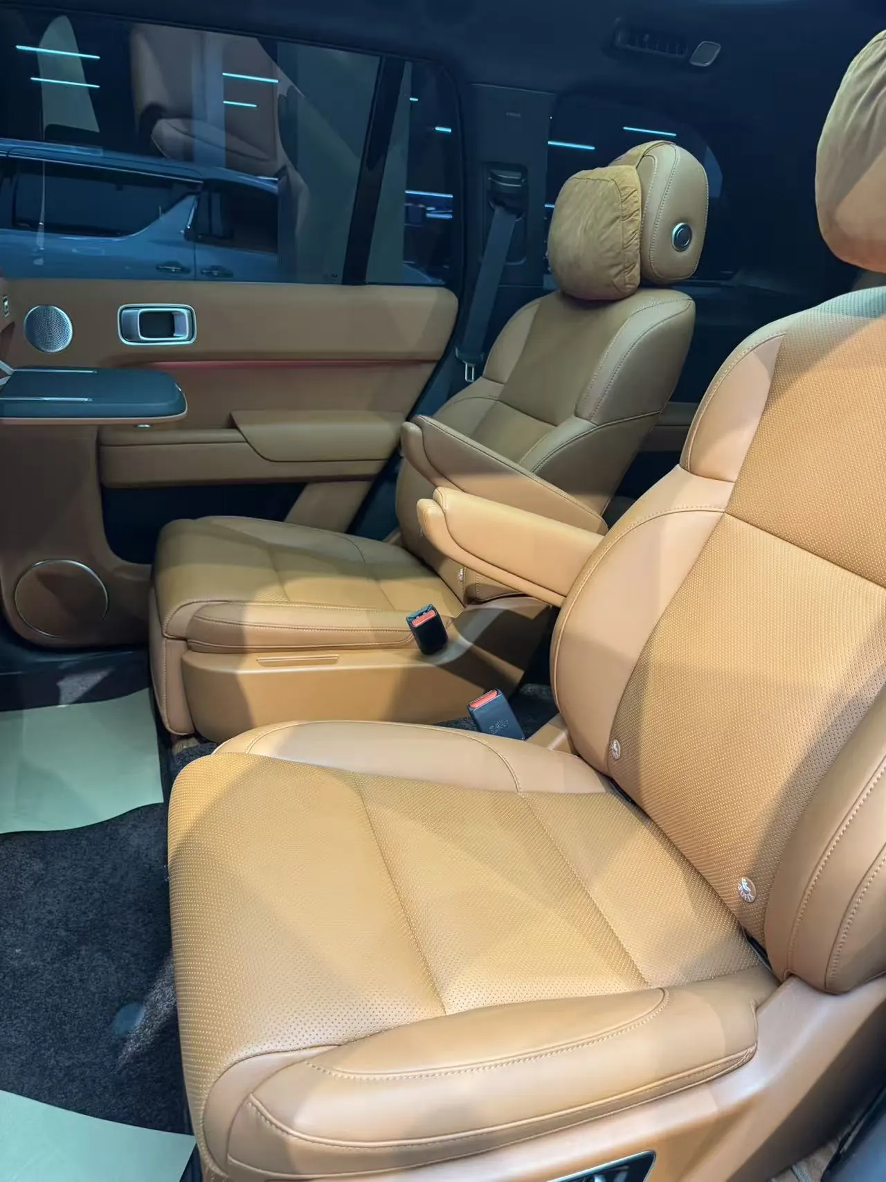 Li 2022 L9 1.5T Max Edition Automatic Gear 4