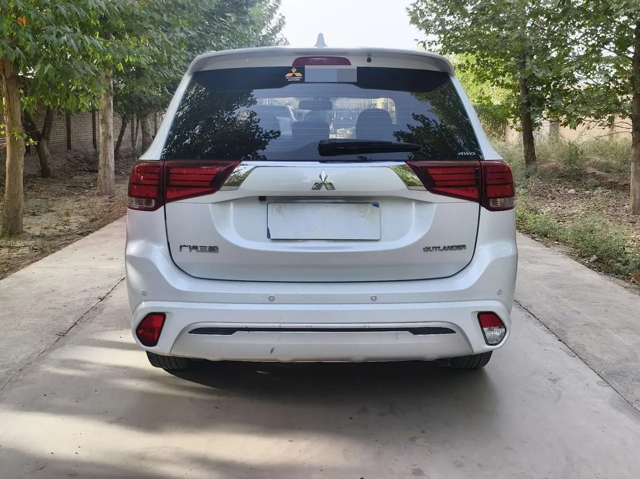 Mitsubishi 2020 Outlander 2.4 stepless four-wheel drive to enjoy the version of the 5-seat automatic gear 8