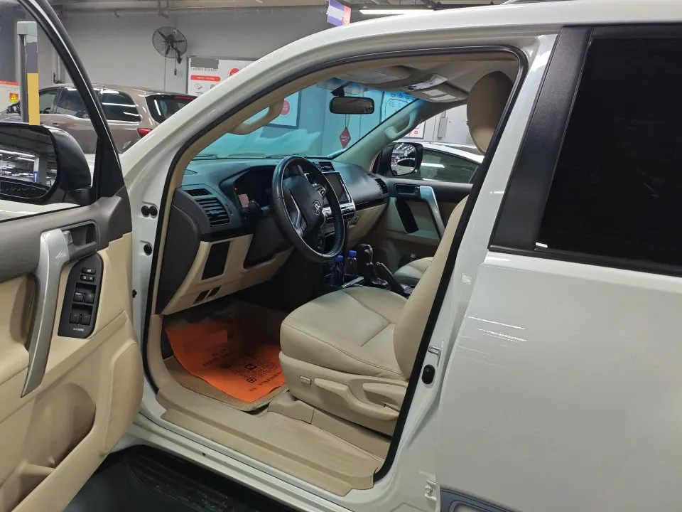 Toyota Prado (Imported) 2020 Prado 4.0 Manual 6
