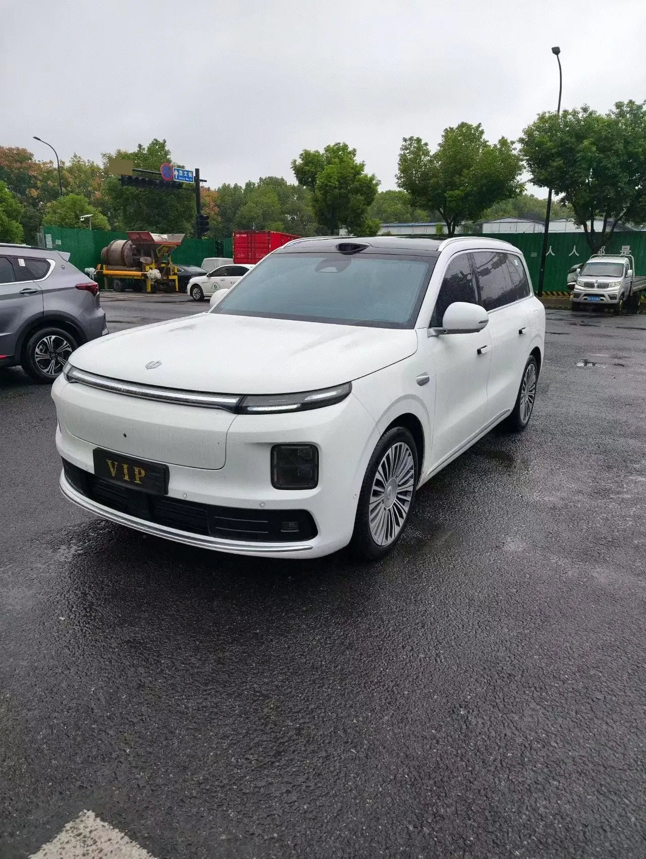 Open image lightbox: Leapmotor 2026 D 19 620 Zhizun Edition 6-seat Automatic Gear