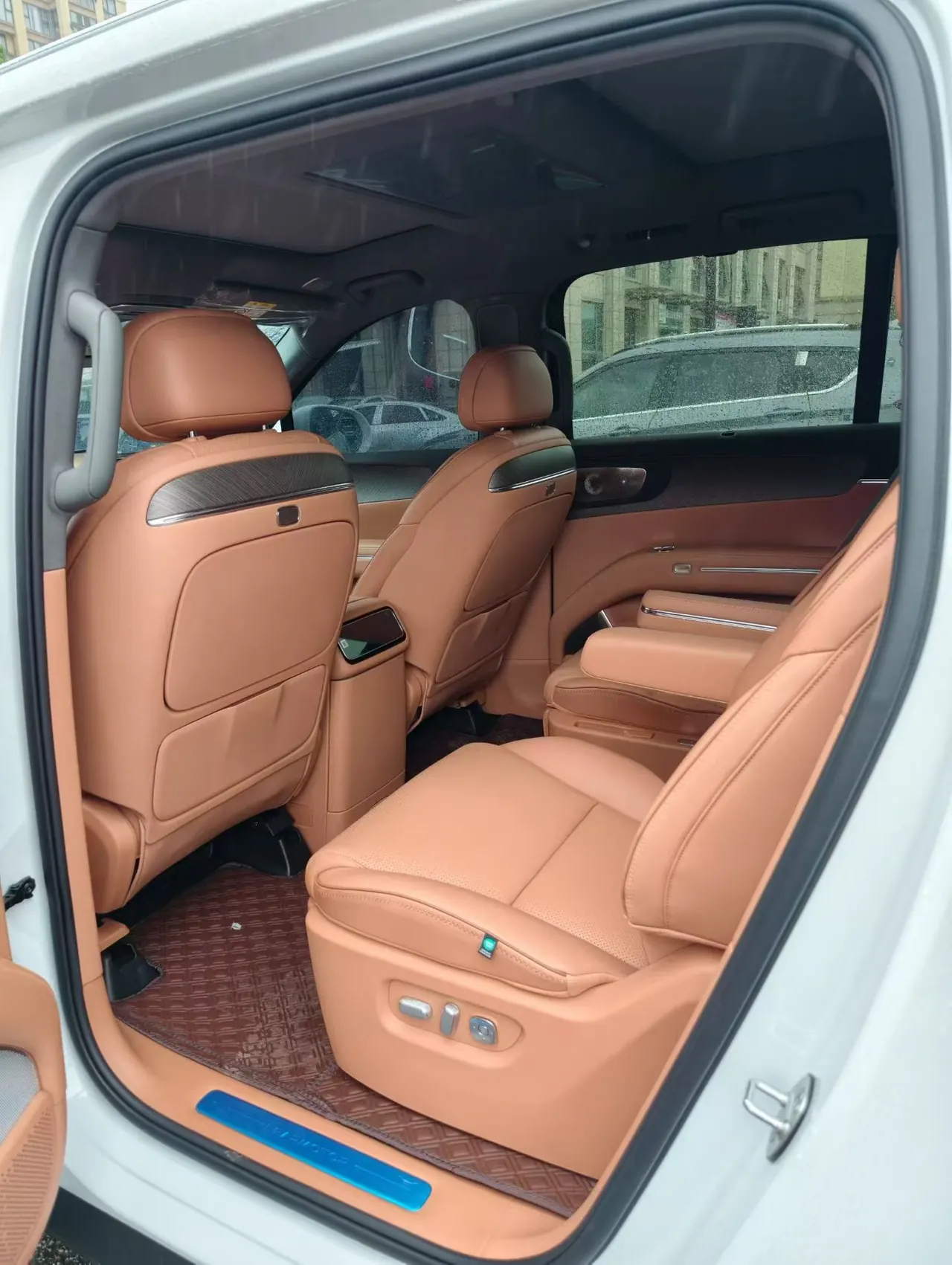 Leapmotor 2026 D 19 620 Zhizun Edition 6-seat Automatic Gear 6