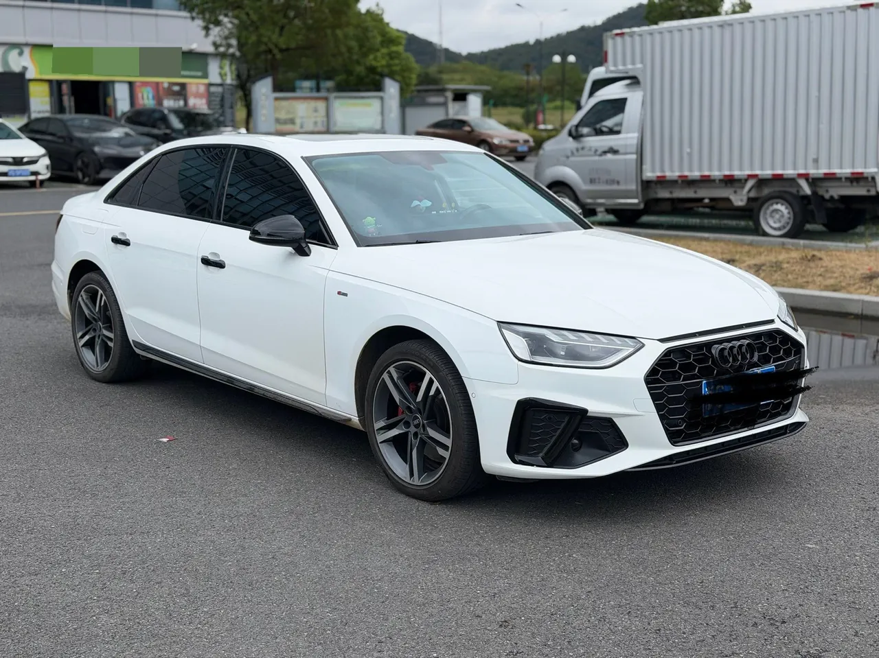 Audi 2022 A4L 2.0TFSI 40TFSI Fashion Dynamic Automatic 2