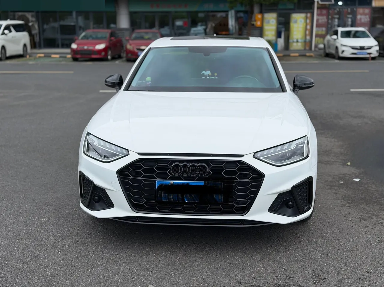 Audi 2022 A4L 2.0TFSI 40TFSI Fashion Dynamic Automatic 9