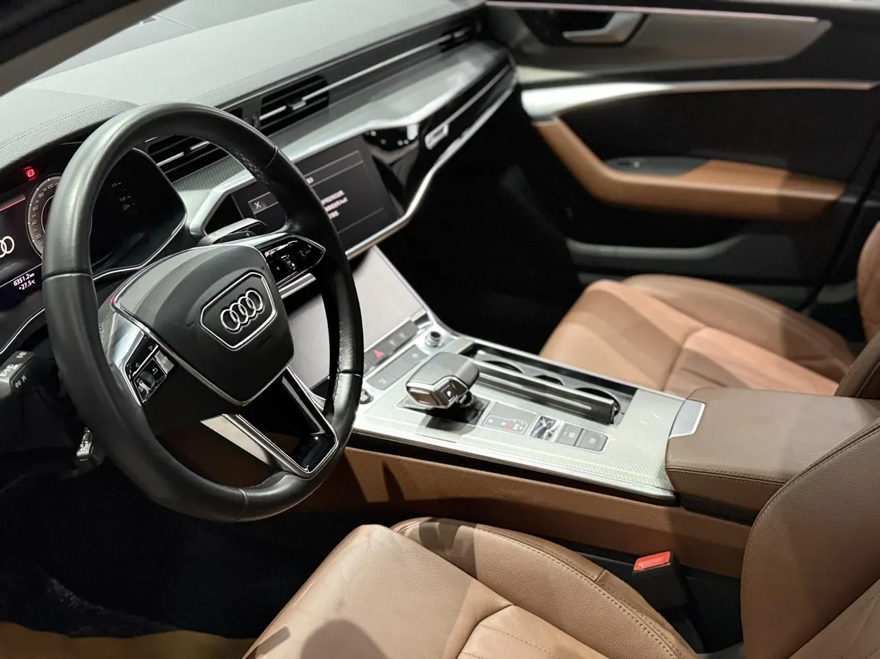Audi 2022 A6L 2.0TFSI 45TFSI Zhenzhiya Automatic Gear 3