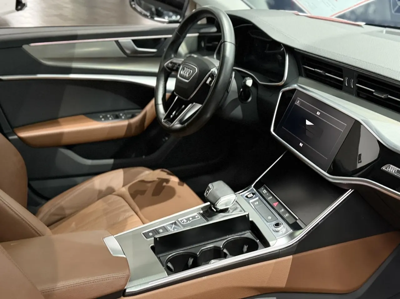 Audi 2022 A6L 2.0TFSI 45TFSI Zhenzhiya Automatic Gear 5