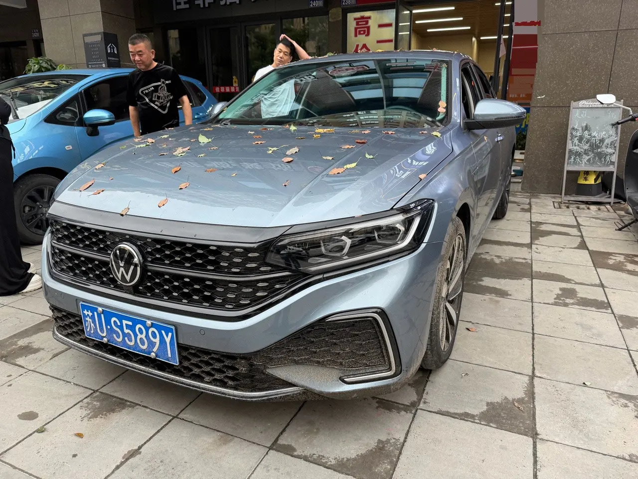 打开图片灯箱:Volkswagen 2022 Passat 2.0TSI 330TSI Star Deluxe Edition Automatic Transmission