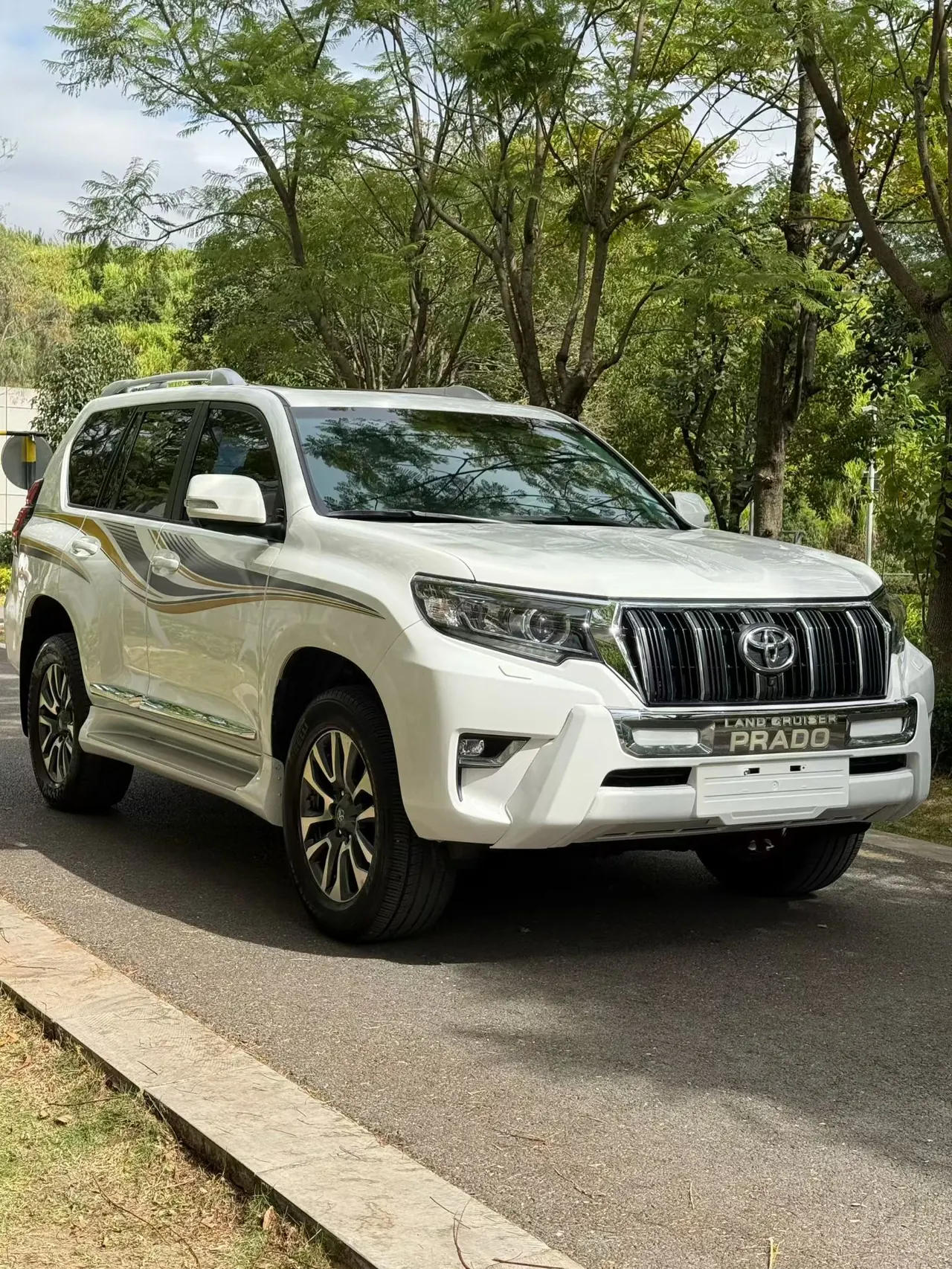 Toyota 2022 Prado 2.8TD diesel automatic gear 2