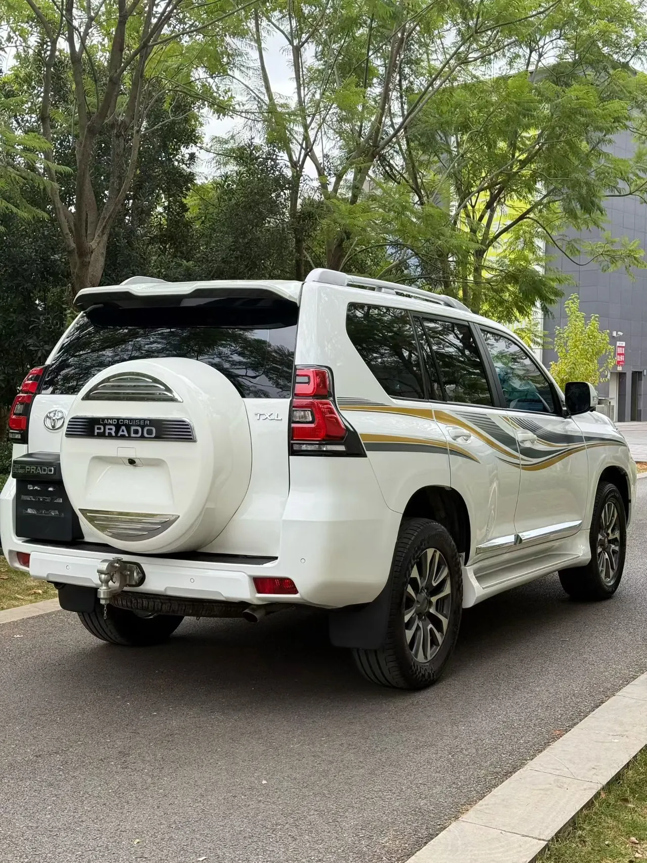 Toyota 2022 Prado 2.8TD diesel automatic gear 9