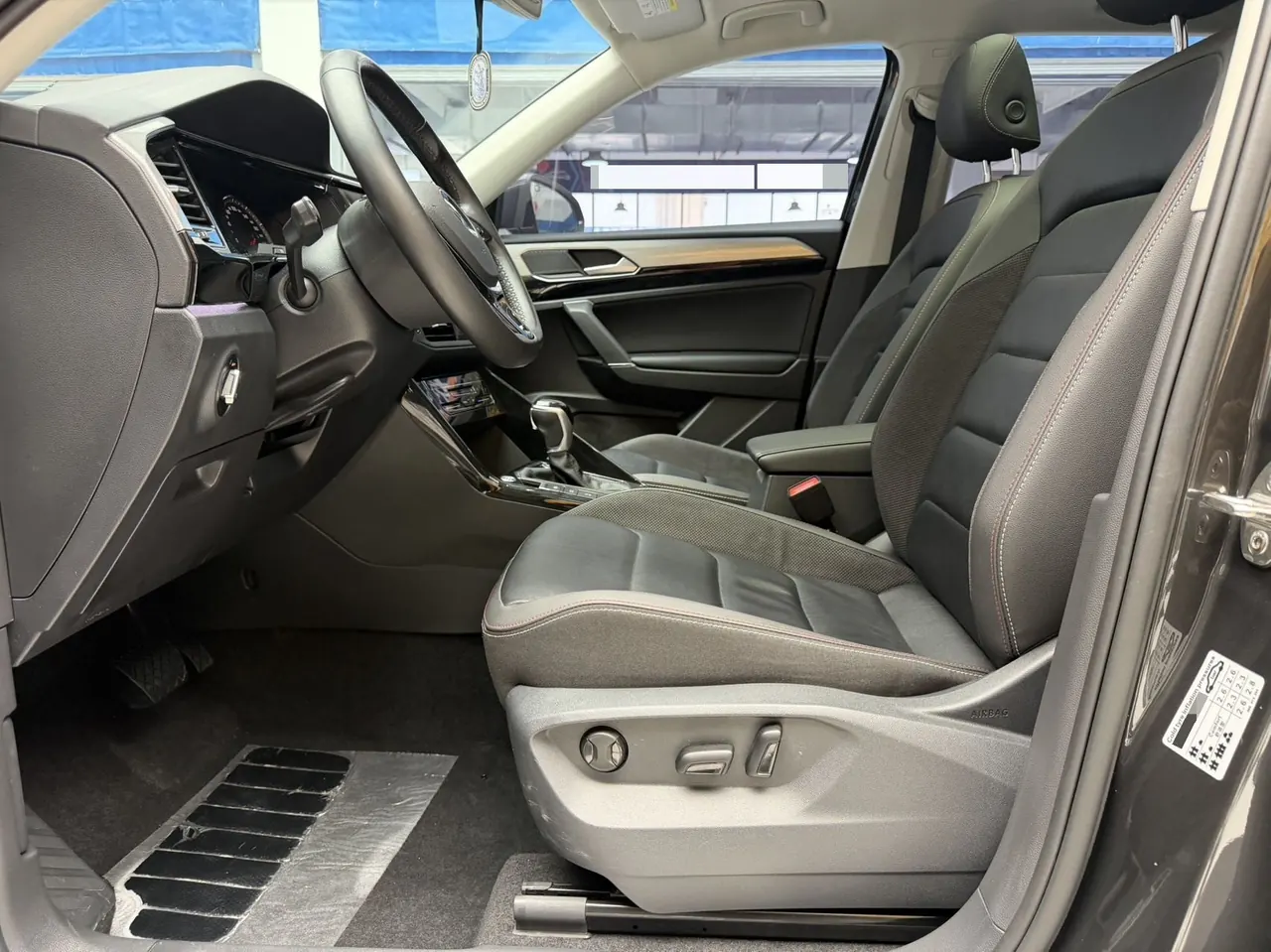 Volkswagen 2022 Tanyue 1.4TSI 280TSI Two-Drive Deluxe Smart Joint Edition Automatic Gear 12