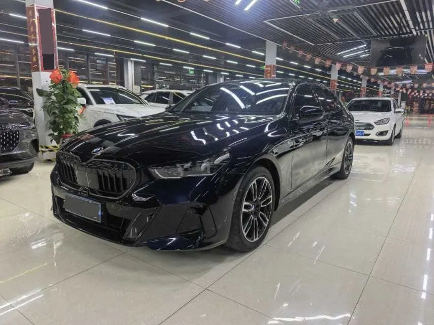 Open image lightbox: BMW 5 Series 2024 525Li 2.0T M Sports Suit Automatic Gear