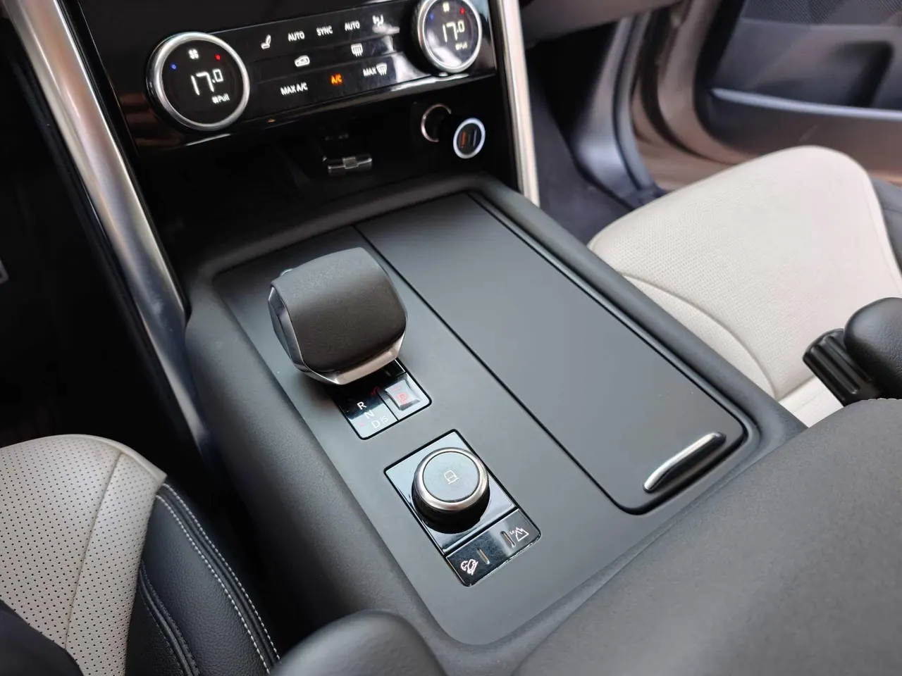 Land Rover found (imported) 2021 found 5 48V 3.0T 360PS R-Dynamic S automatic gear 13