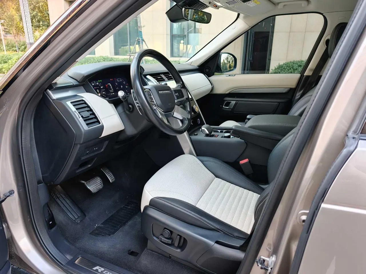 Land Rover found (imported) 2021 found 5 48V 3.0T 360PS R-Dynamic S automatic gear 7