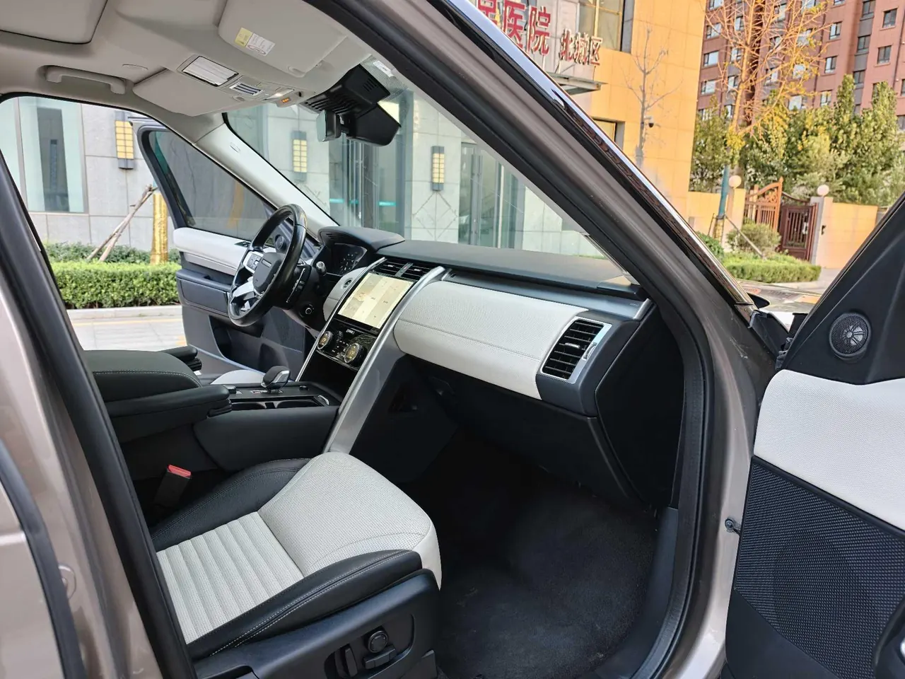 Land Rover found (imported) 2021 found 5 48V 3.0T 360PS R-Dynamic S automatic gear 9