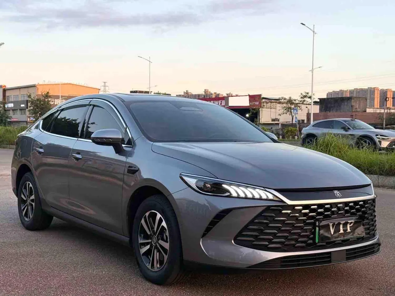 BYD 2025 Qin PLUS DM-i 1.5 stepless smart driving version 120KM Exceed automatic gear 3