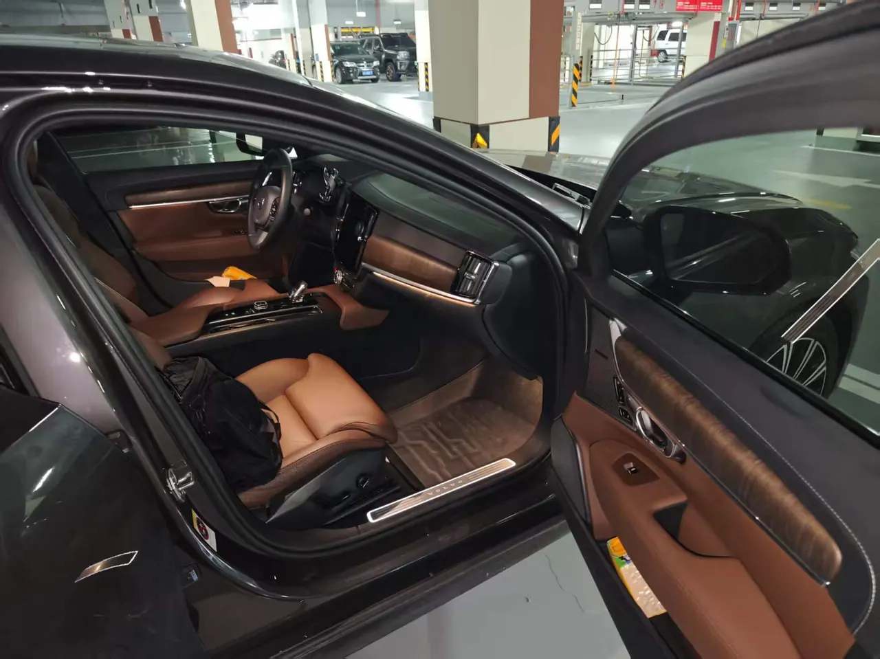 Volvo 2021 S90 48V 2.0T B5 Zhiyuan Deluxe Edition Automatic Gear 2