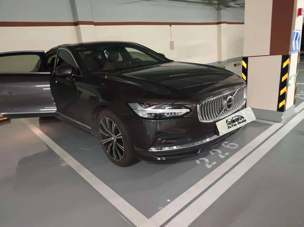 Volvo 2021 S90 48V 2.0T B5 Zhiyuan Deluxe Edition Automatic Gear 7