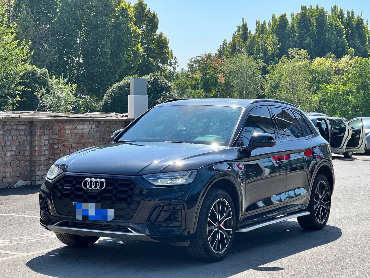 Open image lightbox: Audi 2025 Q5L 2.0TFSI 45TFSI 45th Anniversary Collection Edition Quattro Deluxe Dynamic Automatic