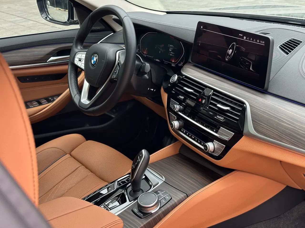 BMW 5 Series 2022 530Li 2.0T Premium Luxury Suit (Change 2) Automatic Gear 6