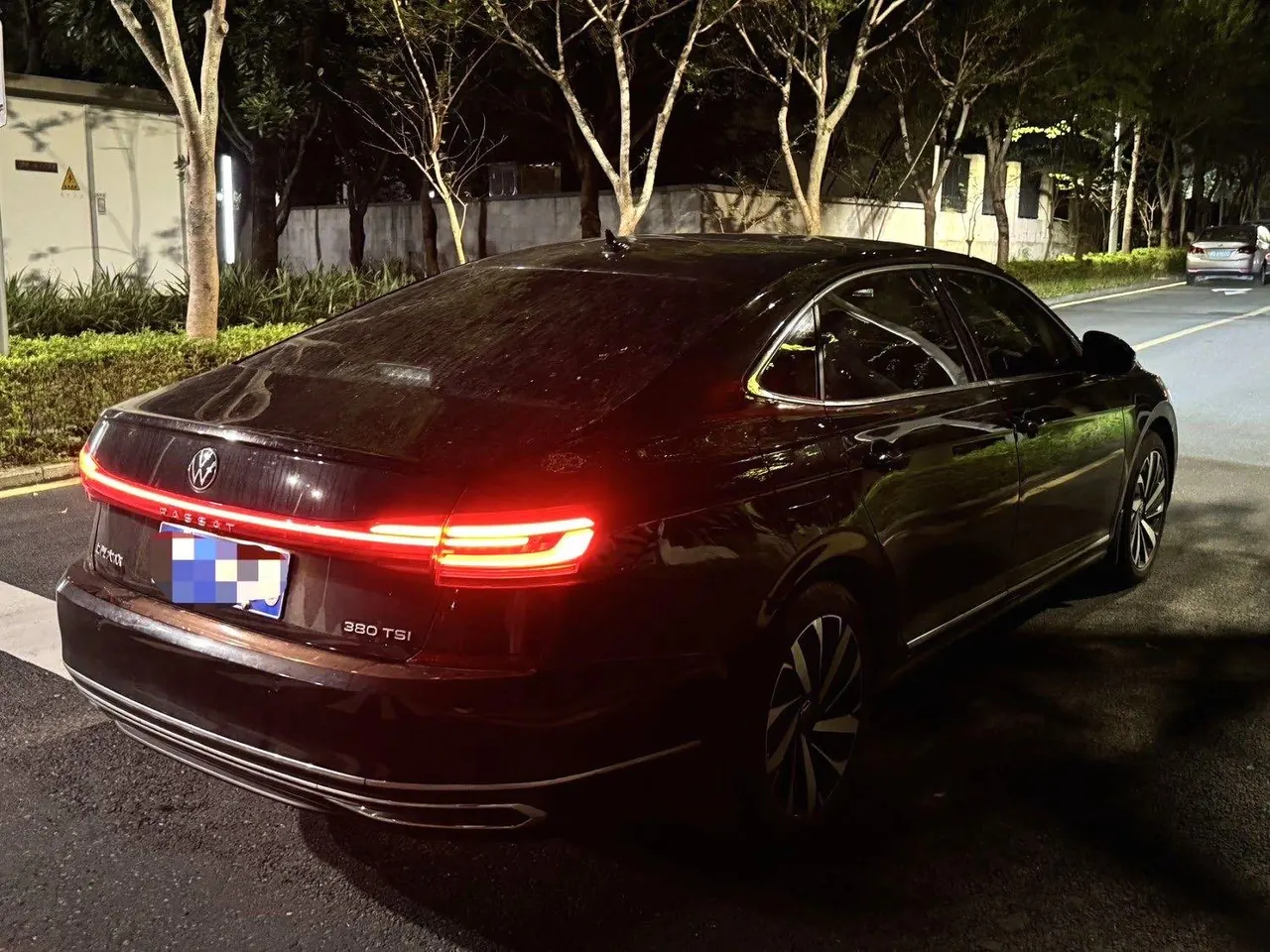 Volkswagen 2025 Passat 2.0TSI 380TSI Subut Longteng Edition Automatic Gear 4