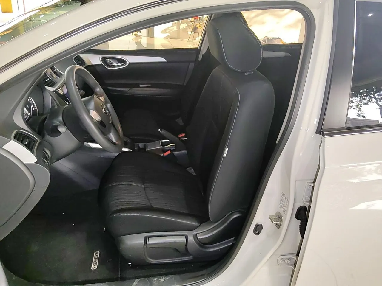 Nissan 2024 Sylphy Classic 1.6 Stepless XE Comfort Edition Automatic Gear 3