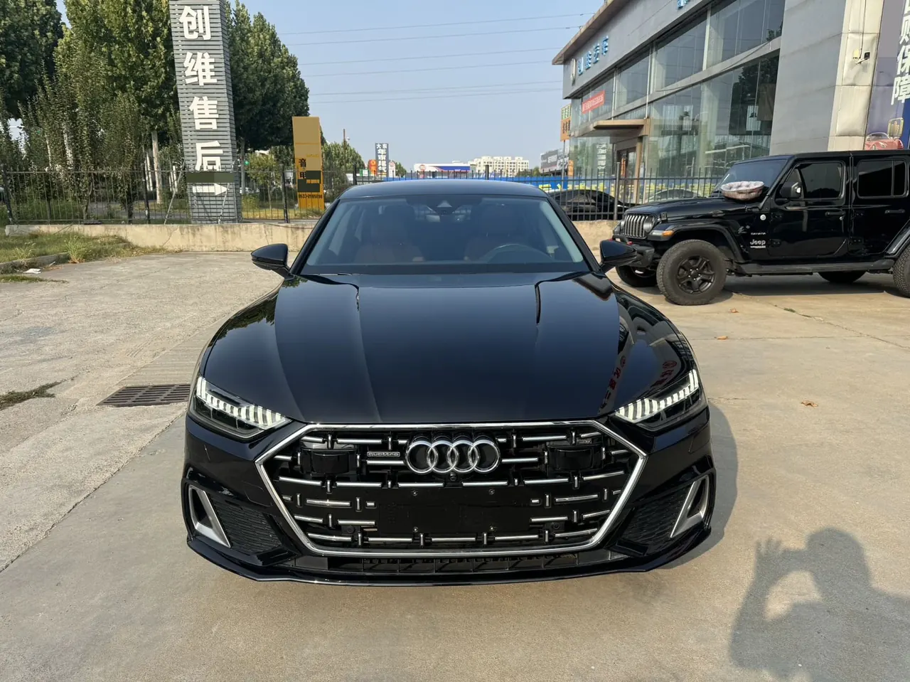 Audi 2024 A7L 2.0TFSI 45TFSI Quattro Luxury Automatic 2
