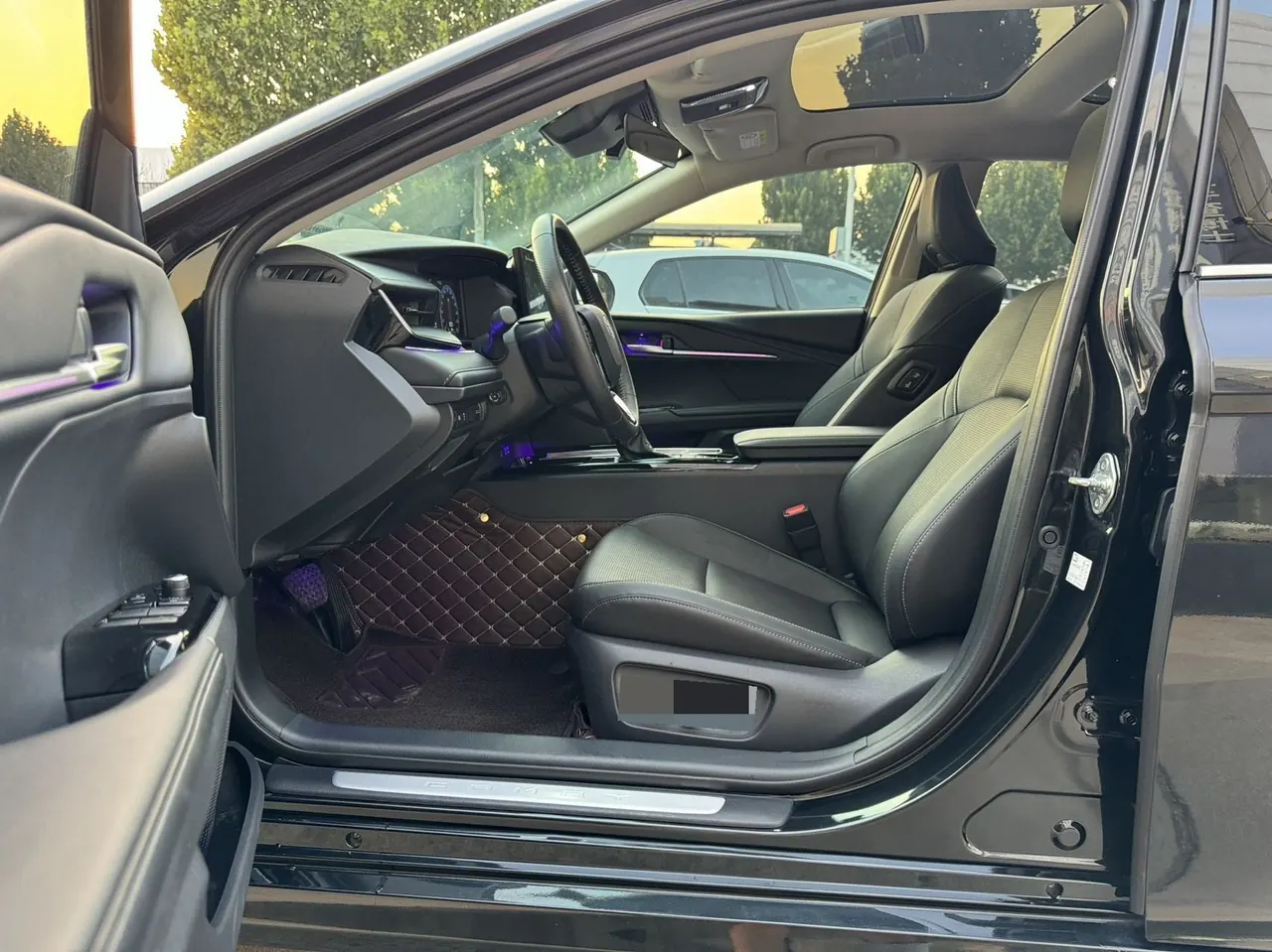 Toyota 2024 Camry Dual Engine 2.5HG Stepless Premium Edition Automatic Gear 5