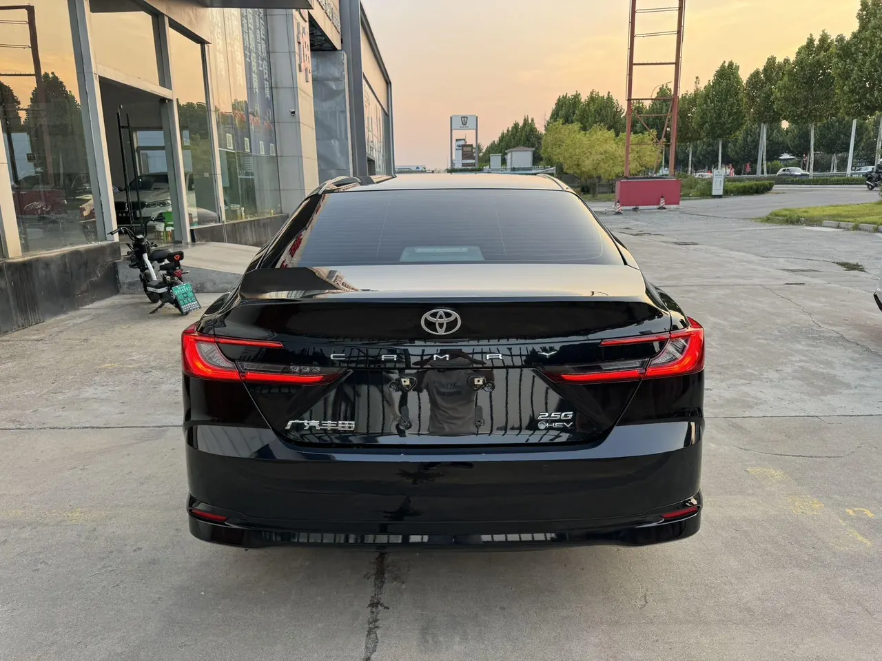 Toyota 2024 Camry Dual Engine 2.5HG Stepless Premium Edition Automatic Gear 8