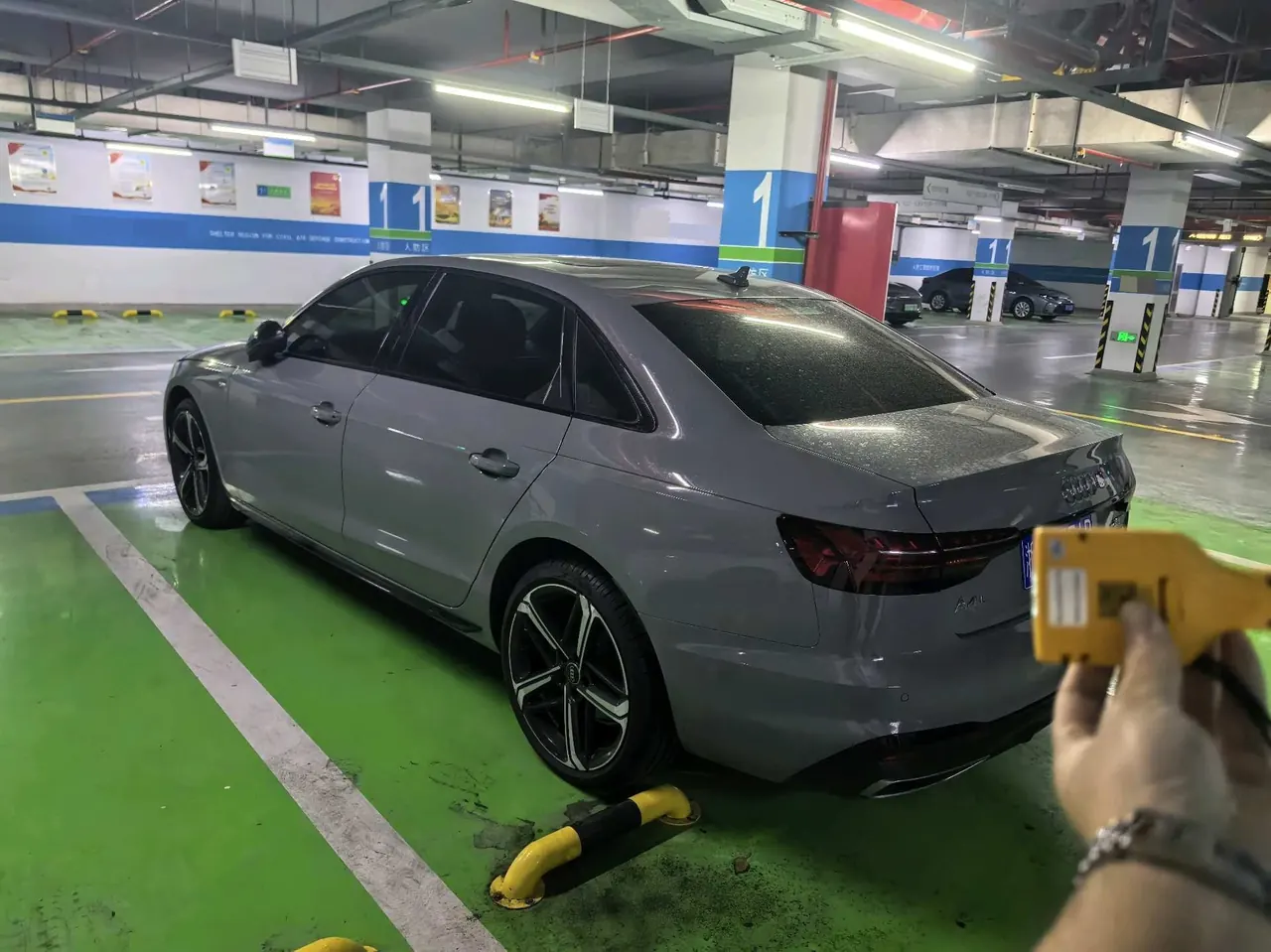 Audi 2024 A4L 2.0TFSI 40TFSI Deluxe Dynamic Automatic 2