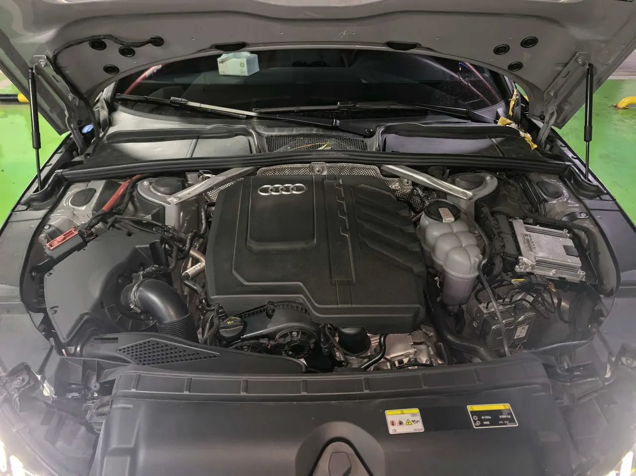 Audi 2024 A4L 2.0TFSI 40TFSI Deluxe Dynamic Automatic 6