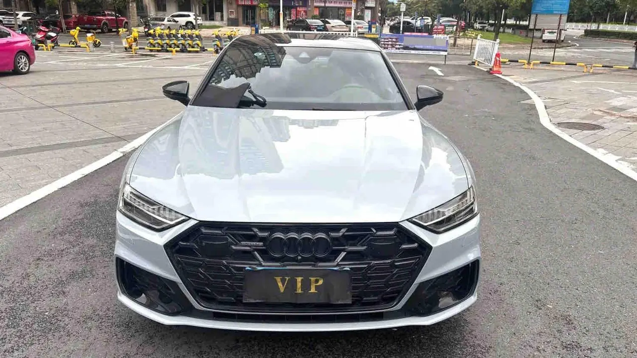 Audi 2024 A7L 2.0TFSI 45TFSI Quattro RS Kit Racing Edition Automatic 2