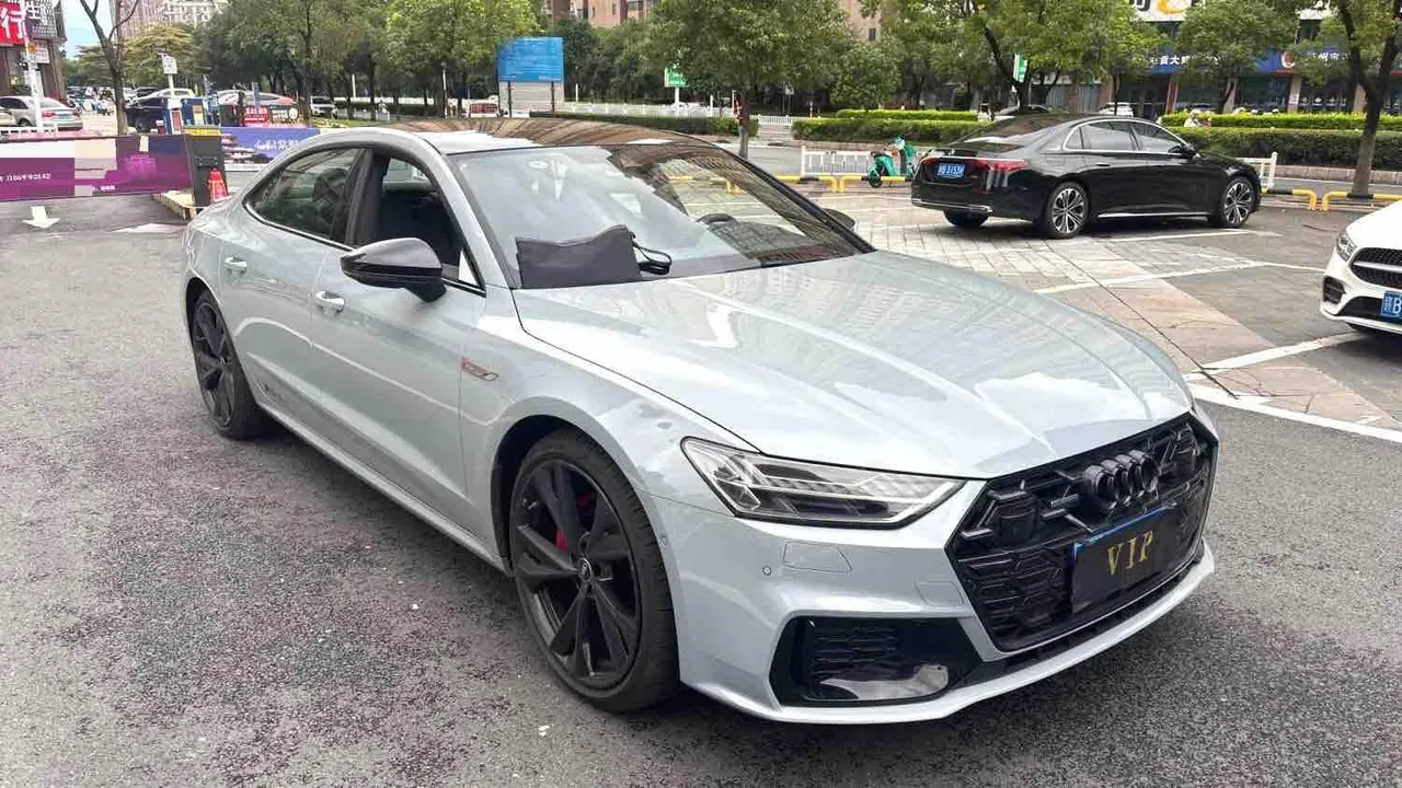 Audi 2024 A7L 2.0TFSI 45TFSI Quattro RS Kit Racing Edition Automatic 3