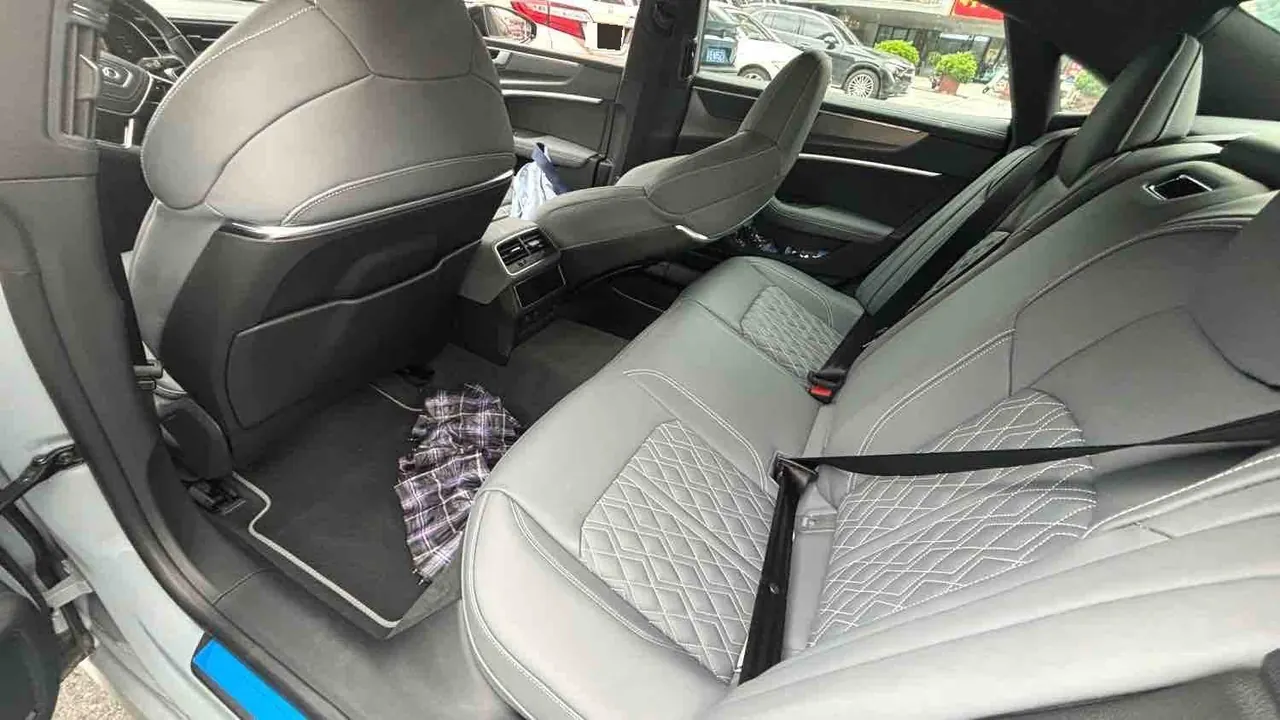 Audi 2024 A7L 2.0TFSI 45TFSI Quattro RS Kit Racing Edition Automatic 5