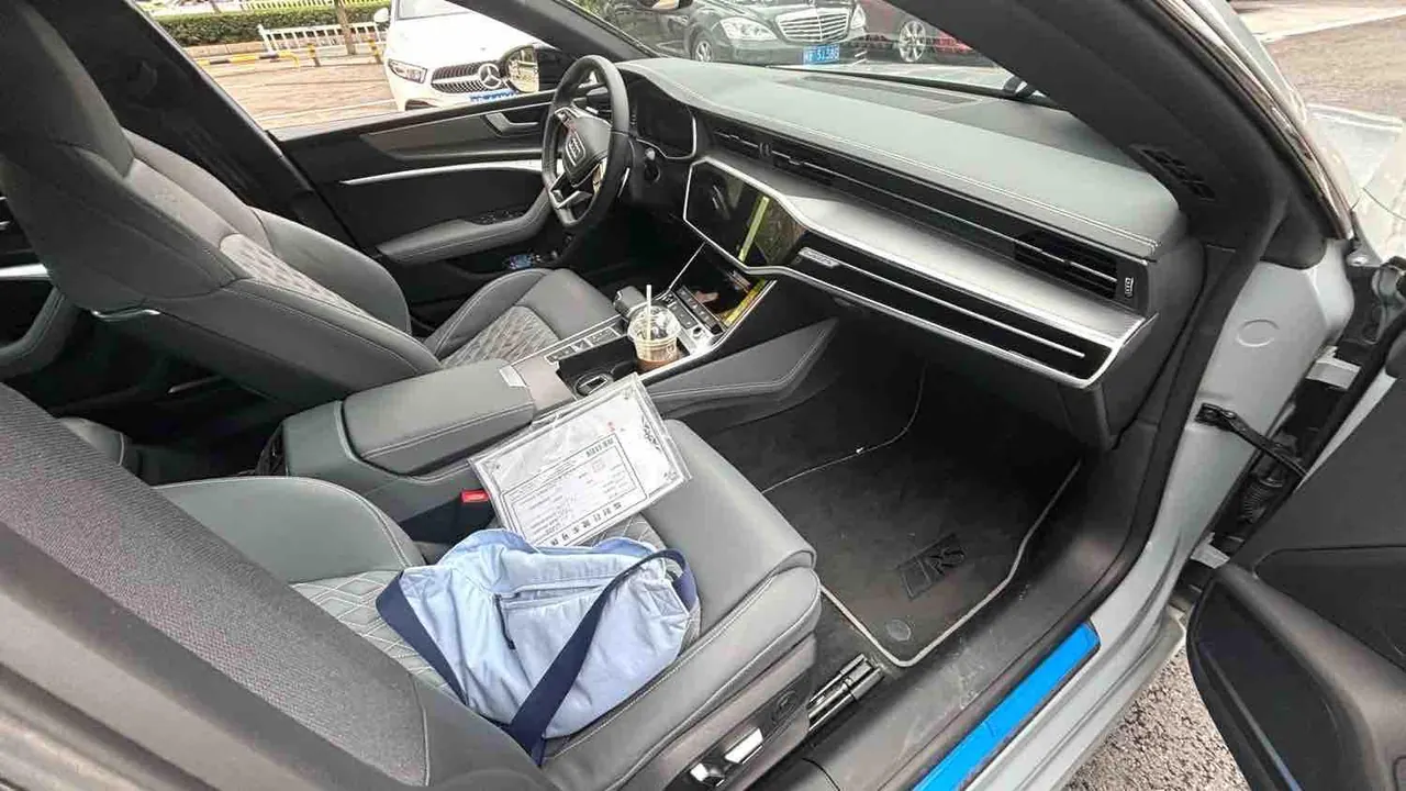 Audi 2024 A7L 2.0TFSI 45TFSI Quattro RS Kit Racing Edition Automatic 6