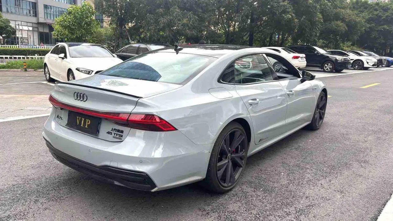 Audi 2024 A7L 2.0TFSI 45TFSI Quattro RS Kit Racing Edition Automatic 8