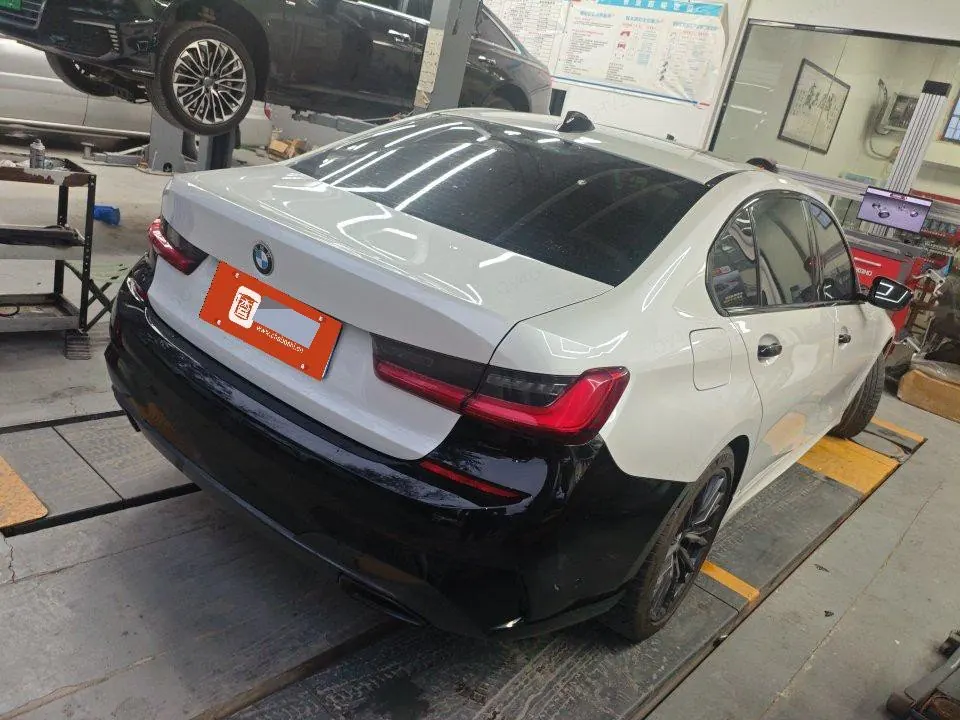 BMW 3 Series 2021 330Li xDrive 2.0T M Sports Obsidian Night Suit Automatic Gear 5