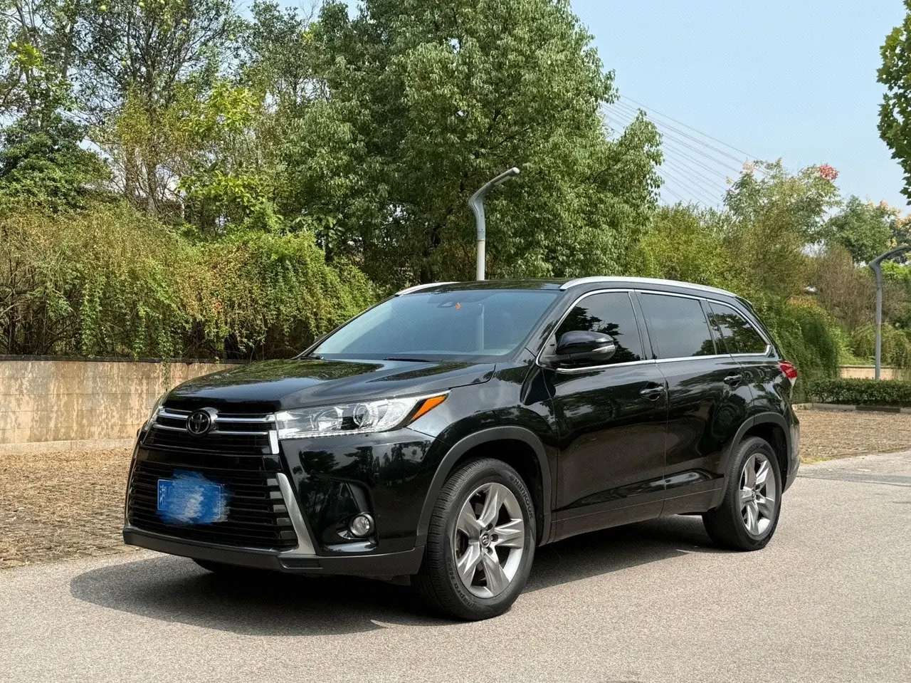 打开图片灯箱:Toyota 2021 Highlander 2.0T 4-wheel drive Premium Edition 7-seat Automatic Gear