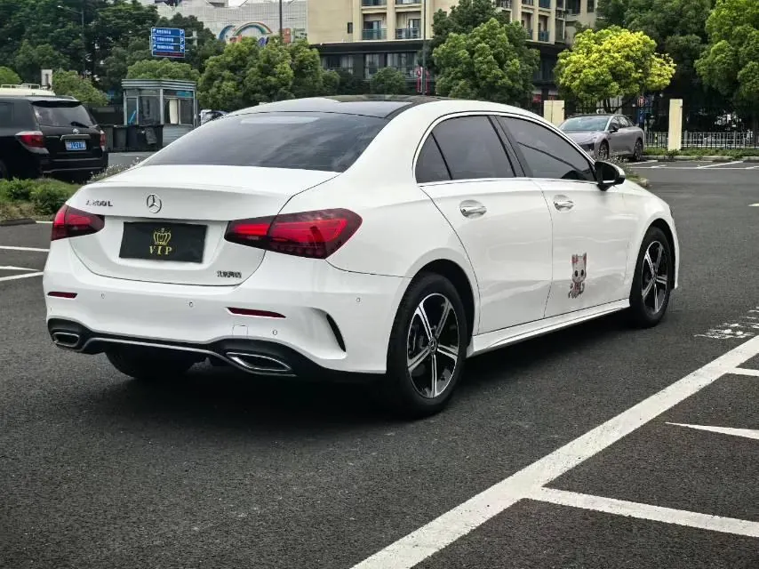 Mercedes Benz Class A 2023 A 200 L 1.3T Fashion Automatic Gear 3