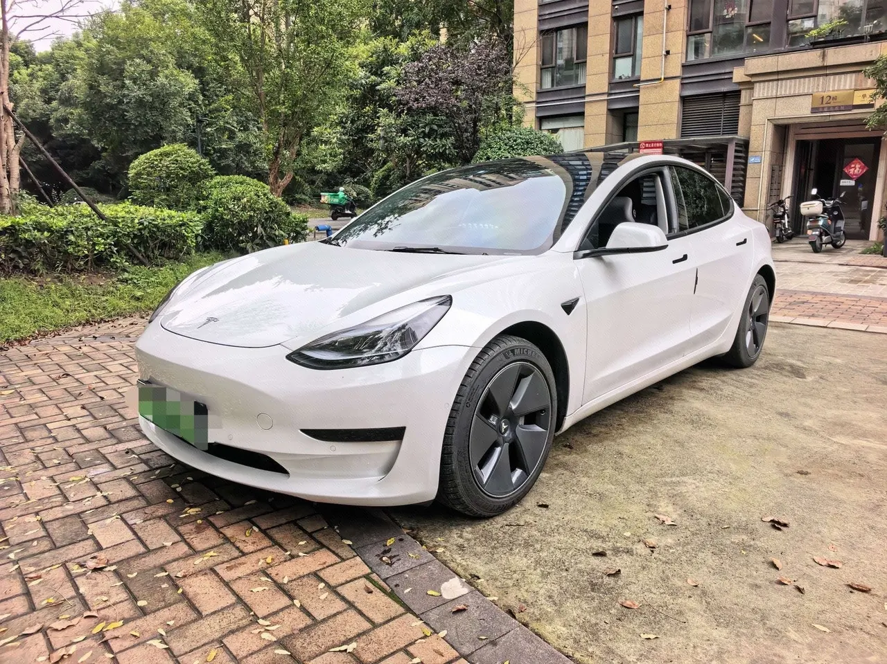 Открыть галерею: Tesla 2022 Model 3 rear-wheel drive version of automatic transmission