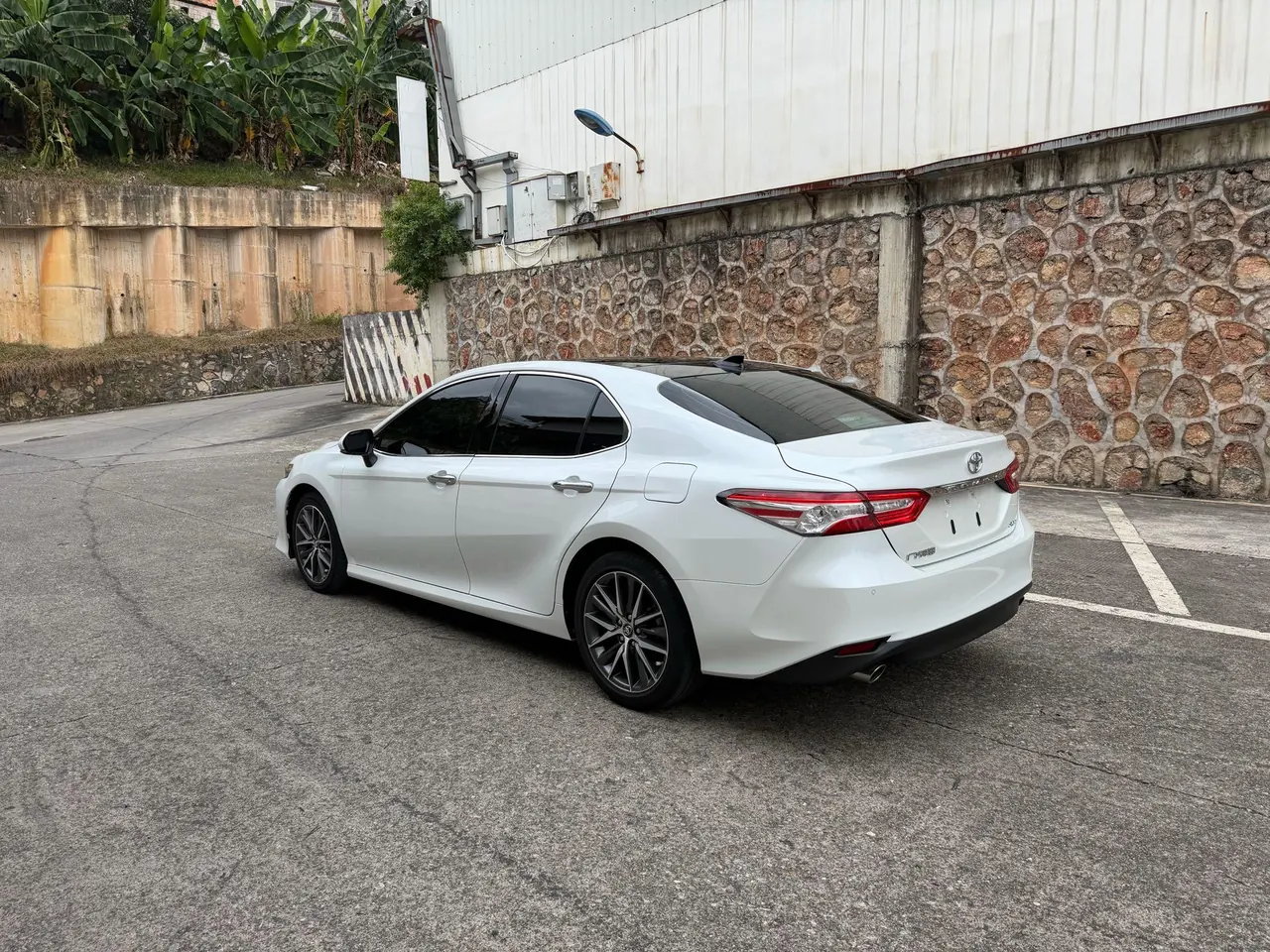 Toyota 2021 Camry 2.5G Deluxe Edition Automatic Gear 10