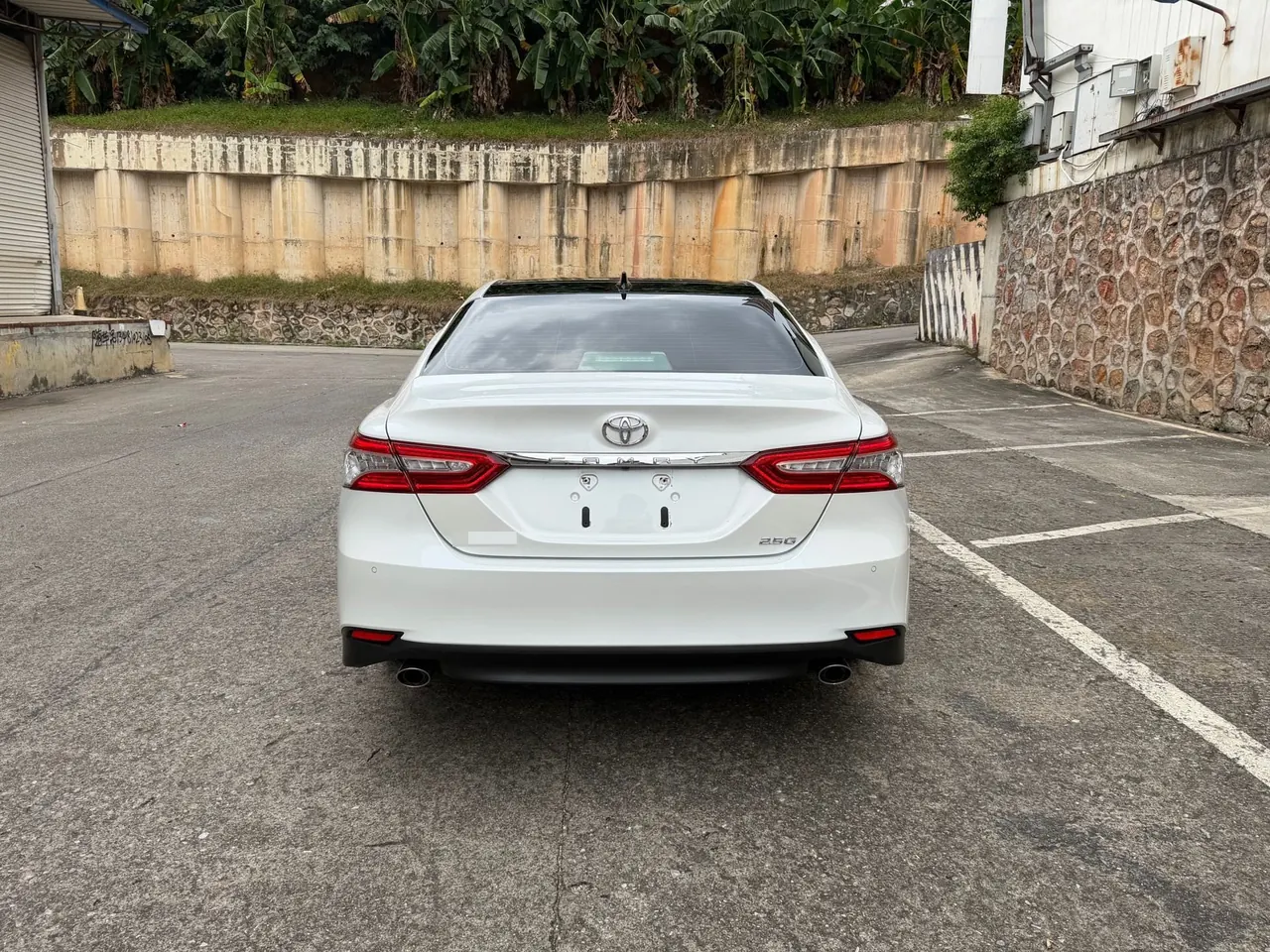 Toyota 2021 Camry 2.5G Deluxe Edition Automatic Gear 3