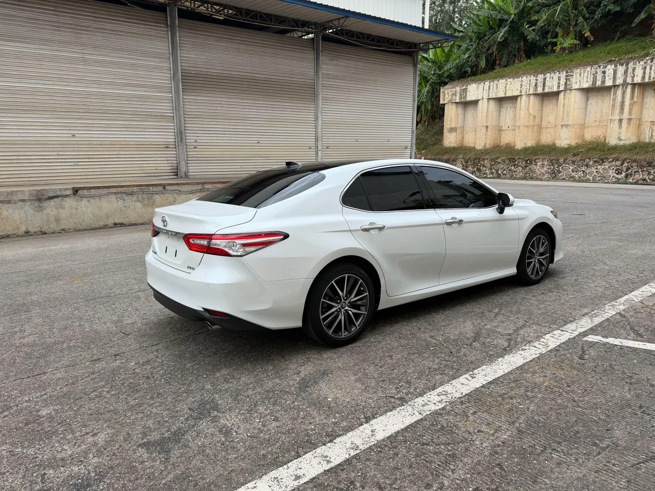 Toyota 2021 Camry 2.5G Deluxe Edition Automatic Gear 9
