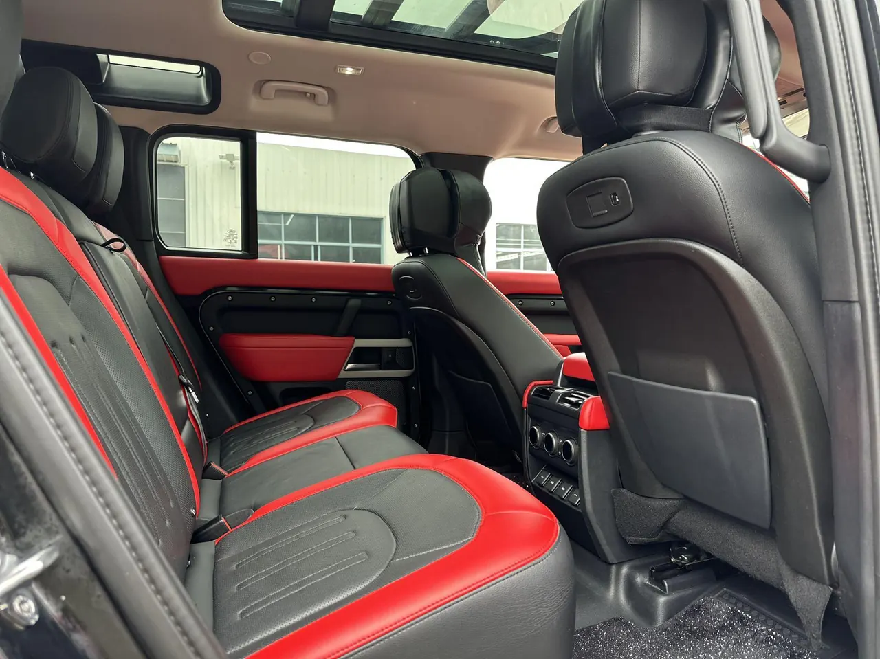 Land Rover Guard (Imported) 2020 Guard 110 3.0T P400 SE Automatic Gear 5